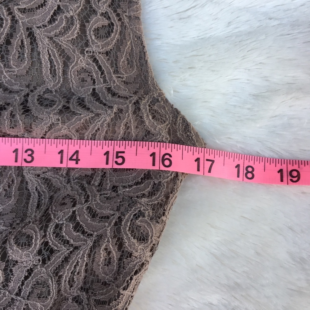 Francesca’s Collections Lace Dress - Picture 4 of 8